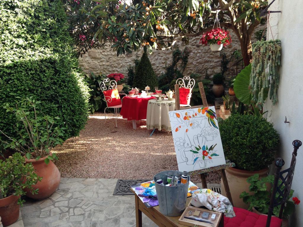 La Maison Du Peintre En Provence Bed & Breakfast